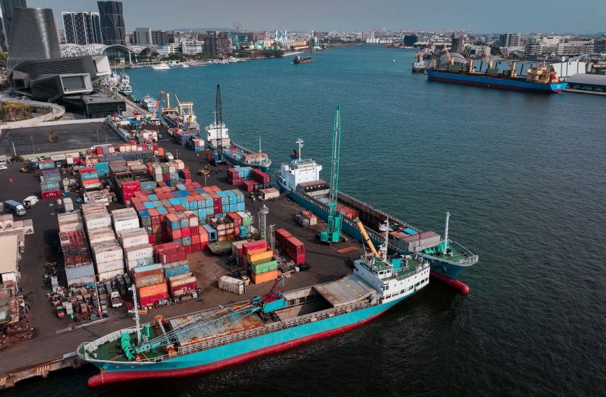 Importer of Record vs Consignee: Key Differences You Need to Know! Featured Image 0006432