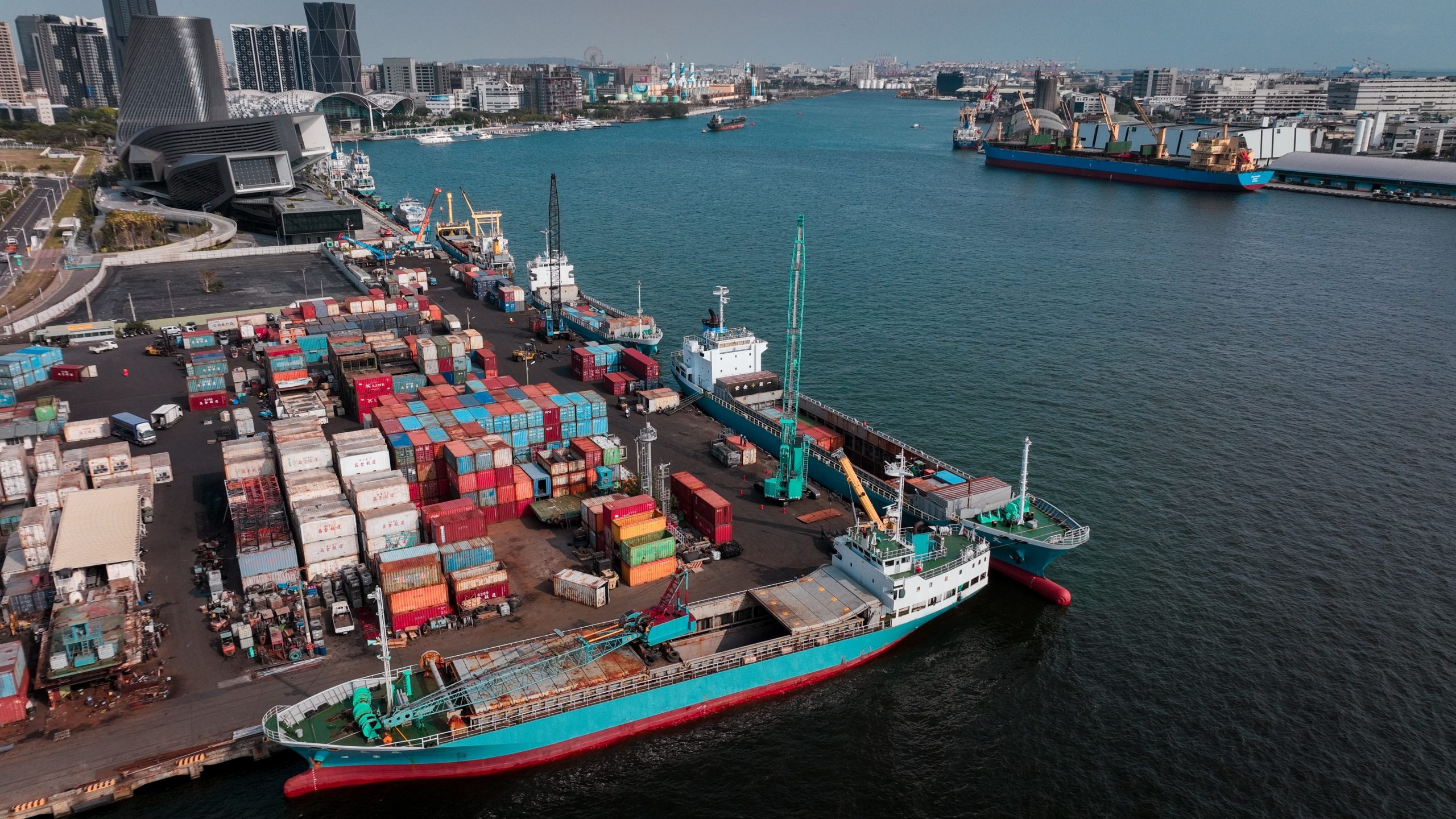 Importer of Record vs Consignee: Key Differences You Need to Know! Featured Image 0006432
