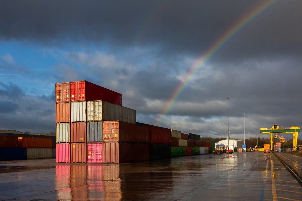 Shipping Tips During Rainy Season in the Philippines! Cover Image 001255
